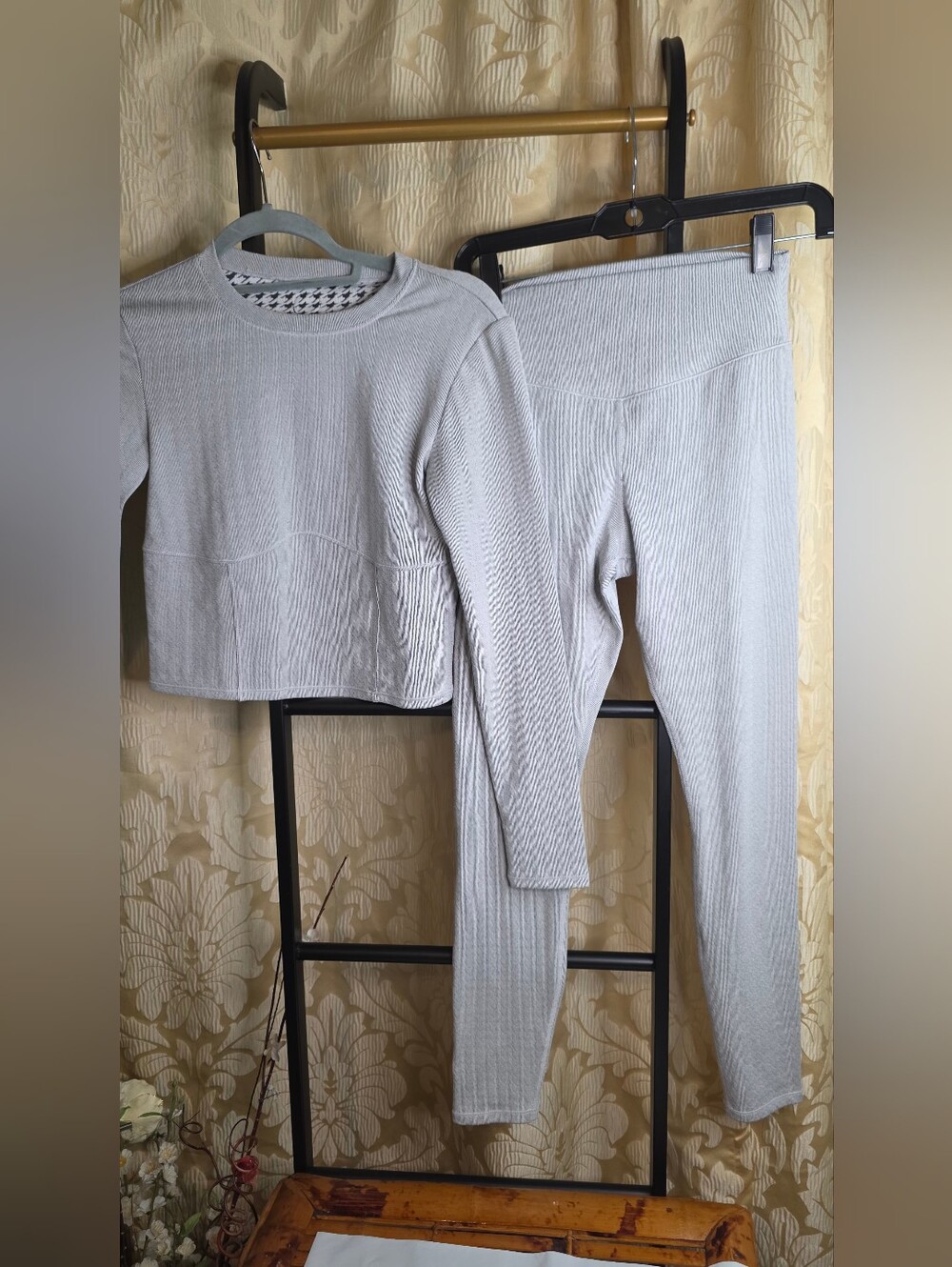 Vuori Women 2 Piece Legging And Top Set Small Gym Activewear